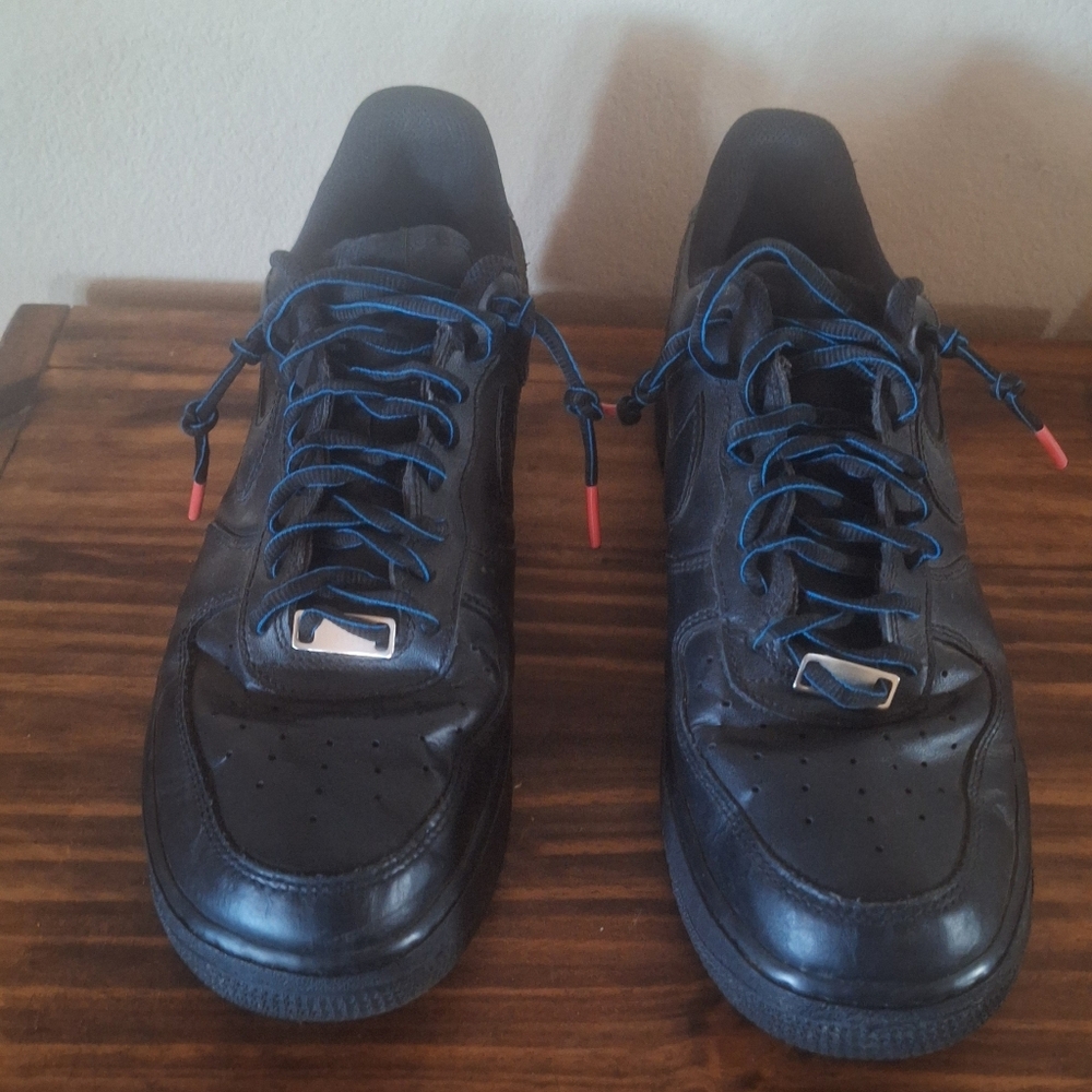 Men's Black Nike Air Force Low Top Sneaker Size 11